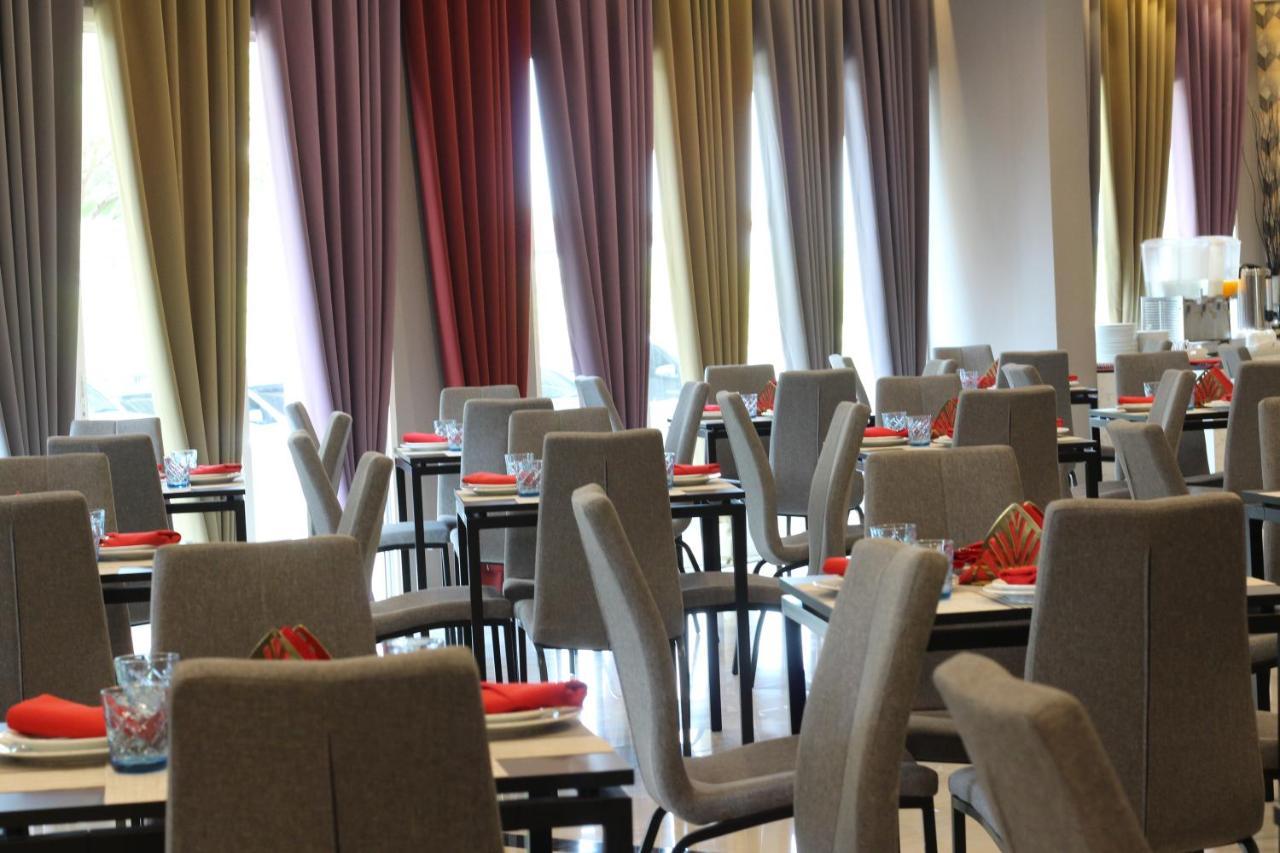 The Leisure Hotel Банг Бо Экстерьер фото