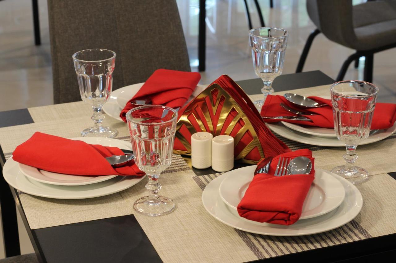 The Leisure Hotel Банг Бо Экстерьер фото